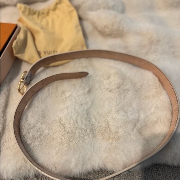 Louis Vuitton Checkered Belt with Gold Buckle - Picture 4 of 6